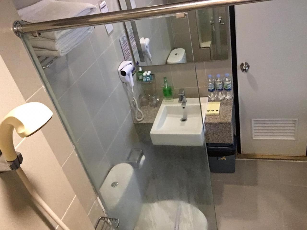Hotel Wisata Niaga 푸르워케르토 외부 사진