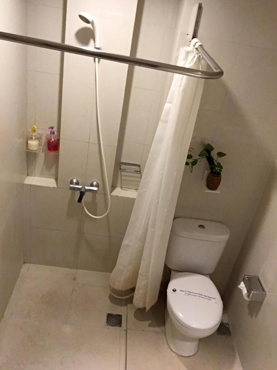 Hotel Wisata Niaga 푸르워케르토 외부 사진