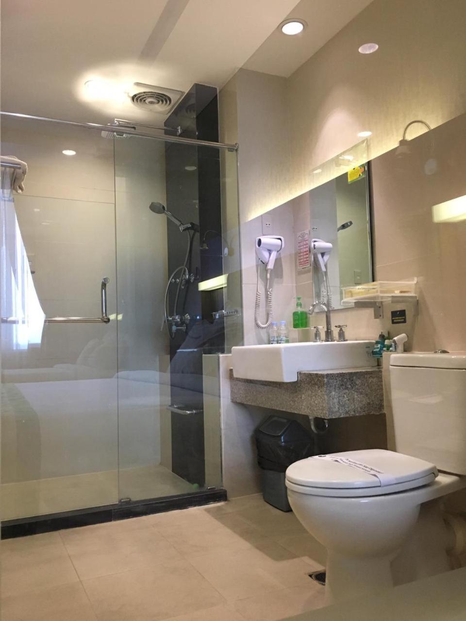 Hotel Wisata Niaga 푸르워케르토 외부 사진