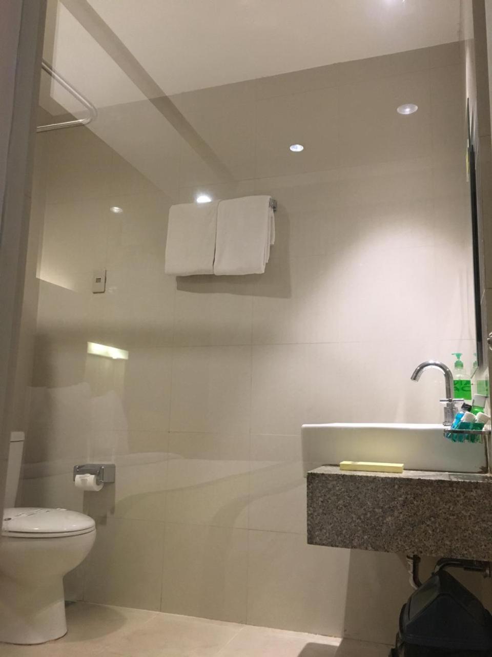 Hotel Wisata Niaga 푸르워케르토 외부 사진