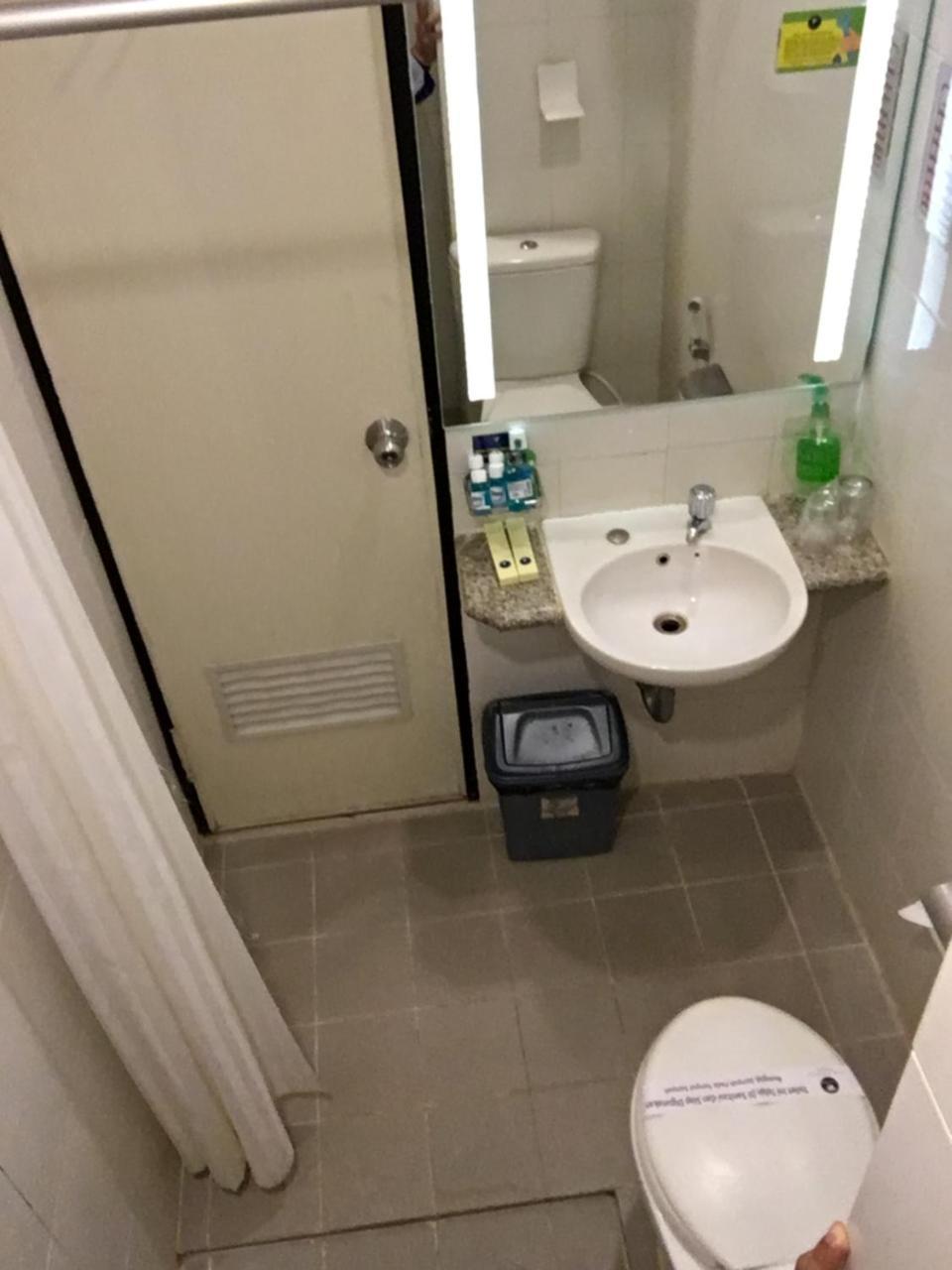Hotel Wisata Niaga 푸르워케르토 외부 사진