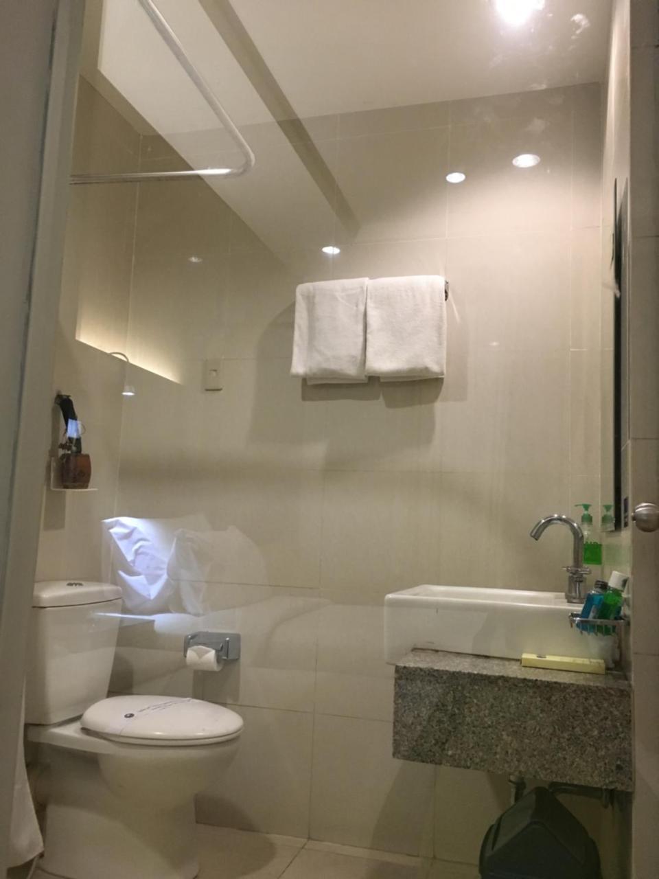Hotel Wisata Niaga 푸르워케르토 외부 사진