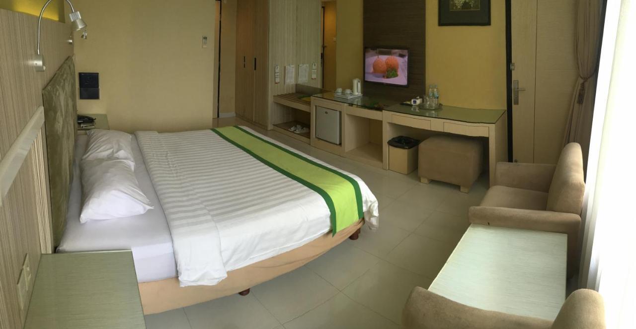 Hotel Wisata Niaga 푸르워케르토 외부 사진